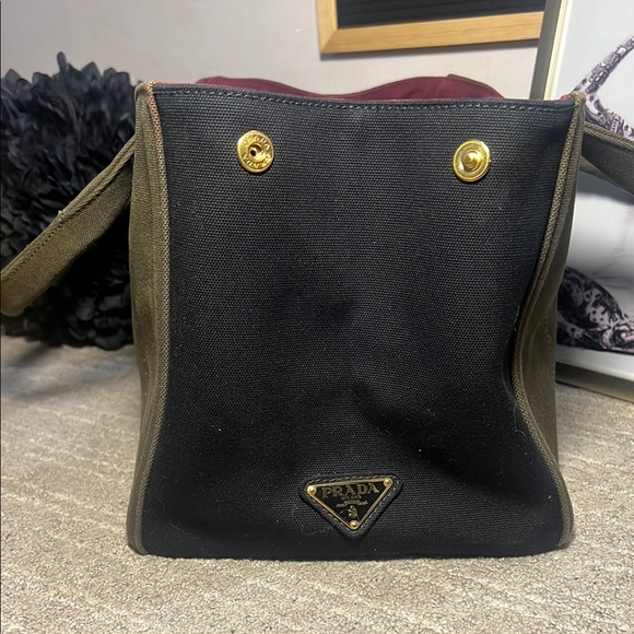 Prada Canapa Limited Edition - Picture 8 of 12